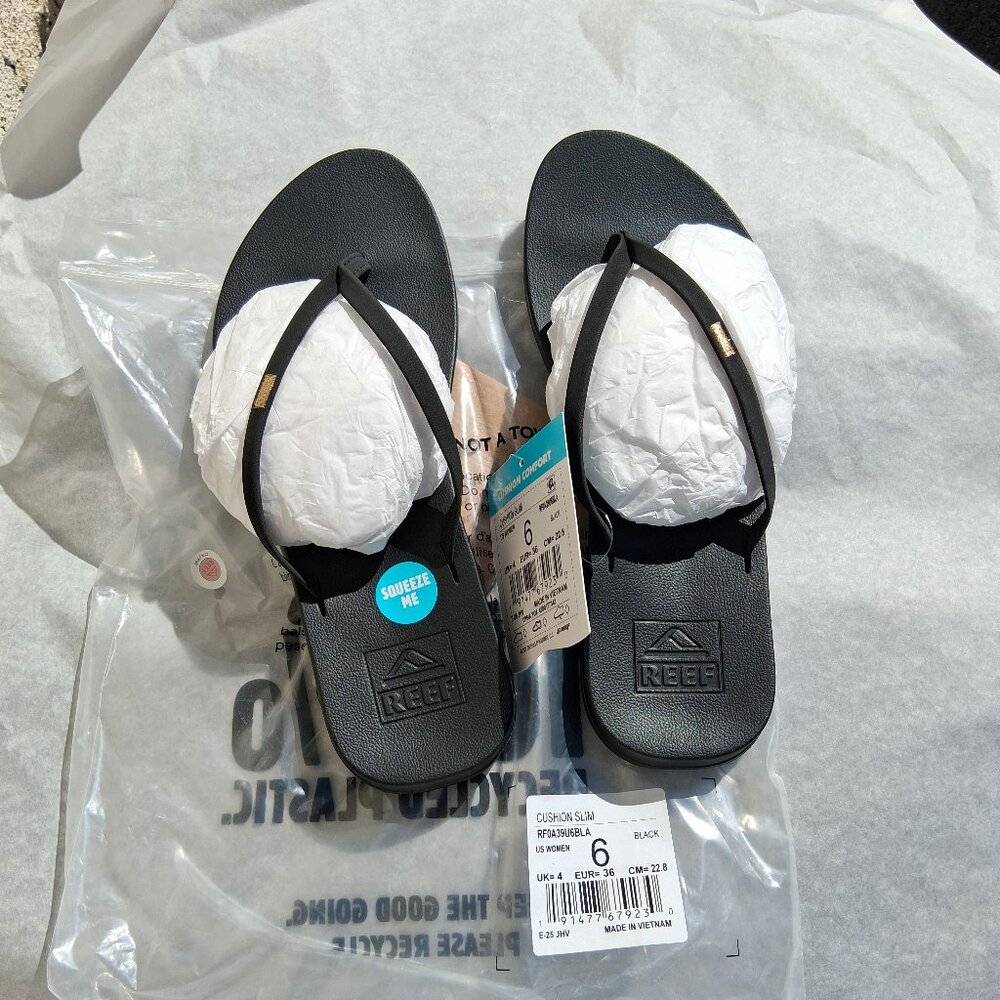 REEF CUSHION SLIM Flip Flops Black Womens 6, 8 RF0A39U6BLA New in Bag Vegan